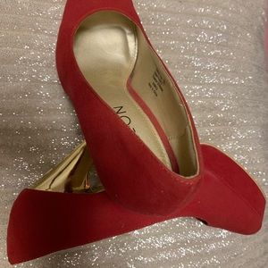 Red sued Dereon Heels